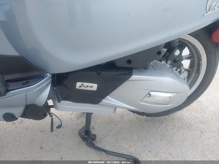 2022 Vespa - VIN ZAPM818G8N5907105 IAAI salvage auction — RIGHT SIDE, Salvage (Texas), sold $475 on 2026-07-08 (photo 9)