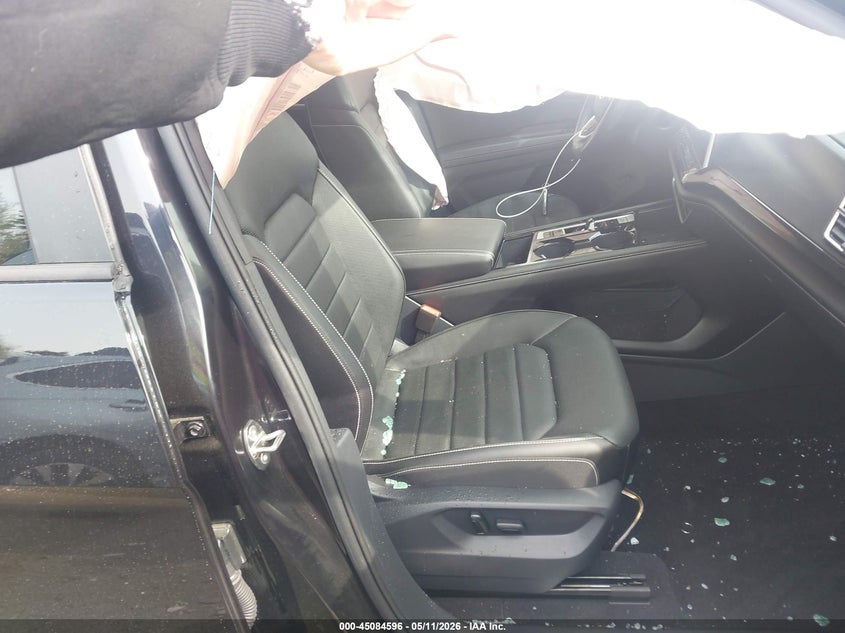 2025 Volkswagen Atlas cross sport VIN 1V2AE2CA3SC200912 IAAI salvage auction — RIGHT SIDE, Salvage (Massachusetts), sold $12,375 on 2026-07-14 (photo 5)