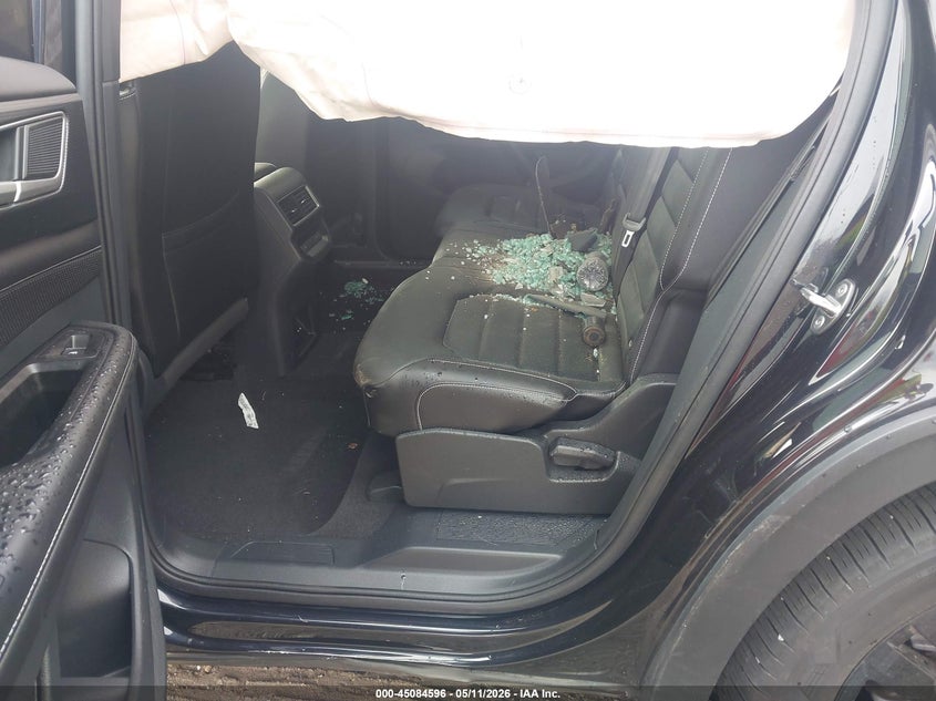2025 Volkswagen Atlas cross sport VIN 1V2AE2CA3SC200912 IAAI salvage auction — RIGHT SIDE, Salvage (Massachusetts), sold $12,375 on 2026-07-14 (photo 8)