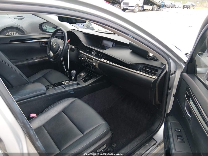 2014 Lexus VIN JTHBK1GG1E2093021 IAAI salvage auction — FRONT END, Salvage (Texas), sold $1,950 on 2026-07-14 (photo 5)