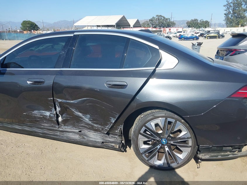 2024 BMW I5 VIN WBY33FK03RCR97204 IAAI salvage auction — LEFT SIDE, Salvage Title, sold $22,500 on 2026-08-21 (photo 6)
