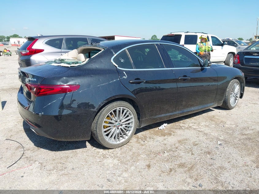 2018 Alfa romeo Giulia VIN ZARFAEEN7J7576711 IAAI salvage auction — HAIL, Salvage (Texas), sold $3,050 on 2026-07-14 (photo 4)