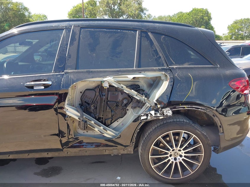 2022 Mercedes-benz Glc VIN W1N0G8DB4NV374295 IAAI salvage auction — SIDE, Original (Texas), sold $13,800 on 2026-08-01 (photo 6)