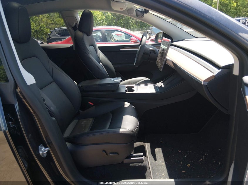 2025 Tesla Model y VIN 7SAYGDEE8SF304968 IAAI salvage auction — FRONT END, Salvage - Greater Than 75% (Maryland), sold $14,400 on 2026-07-31 (photo 5)
