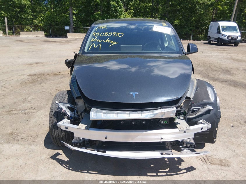 2025 Tesla Model y VIN 7SAYGDEE8SF304968 IAAI salvage auction — FRONT END, Salvage - Greater Than 75% (Maryland), sold $14,400 on 2026-07-31 (photo 6)