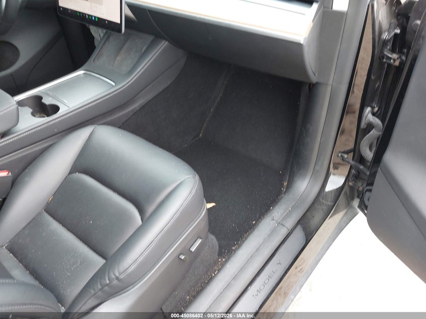 2024 Tesla Model y VIN 7SAYGDEF6RA304094 IAAI salvage auction — FRONT END, Rebuildable (Florida), sold $14,200 on 2026-07-20 (photo 5)