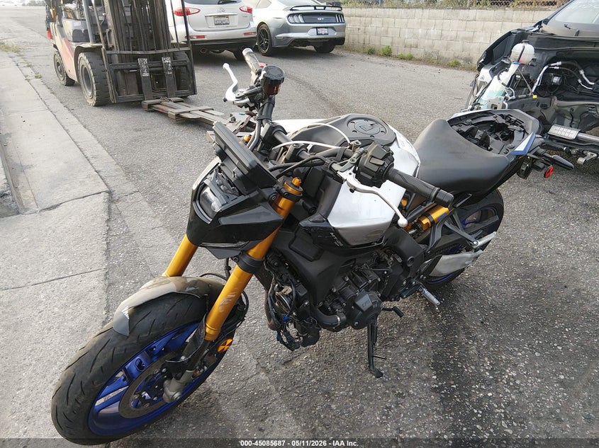 2025 Yamaha Mt VIN JYARN95Y6SA000606 IAAI salvage auction — FRONT & REAR, Salvage (California), sold $1,050 on 2026-07-30 (photo 2)