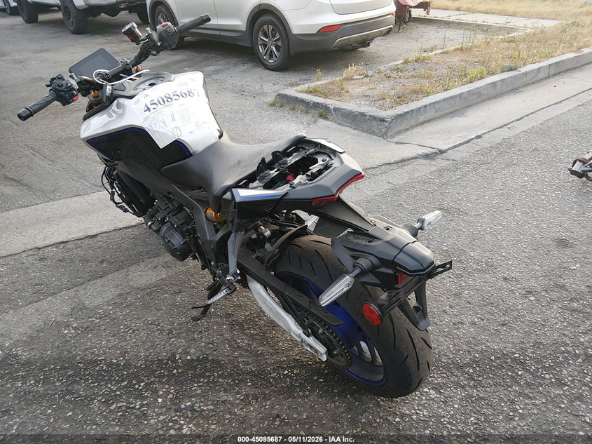 2025 Yamaha Mt VIN JYARN95Y6SA000606 IAAI salvage auction — FRONT & REAR, Salvage (California), sold $1,050 on 2026-07-30 (photo 3)