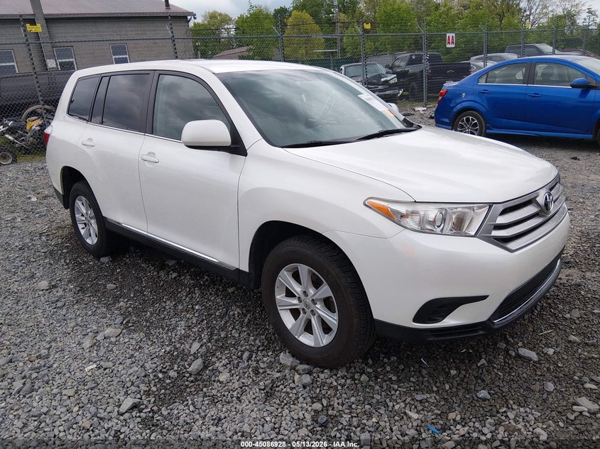 2013 Toyota Highlander VIN 5TDBK3EH5DS269603 IAAI salvage auction — RIGHT FRONT, Salvage (West Virginia), sold $3,775 on 2026-07-08 (photo 1)