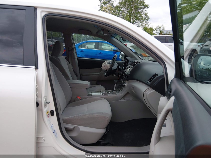 2013 Toyota Highlander VIN 5TDBK3EH5DS269603 IAAI salvage auction — RIGHT FRONT, Salvage (West Virginia), sold $3,775 on 2026-07-08 (photo 5)