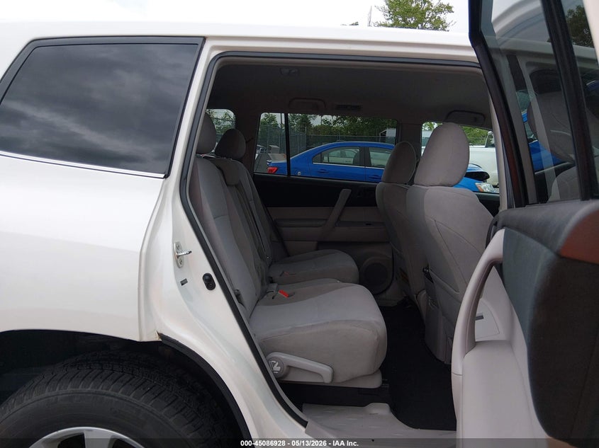 2013 Toyota Highlander VIN 5TDBK3EH5DS269603 IAAI salvage auction — RIGHT FRONT, Salvage (West Virginia), sold $3,775 on 2026-07-08 (photo 8)