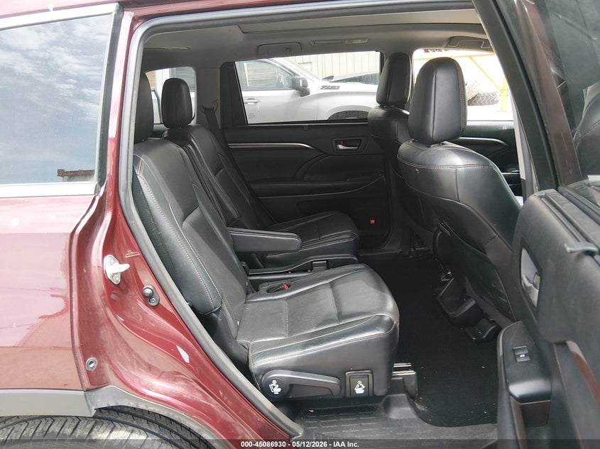 2016 Toyota Highlander VIN 5TDDKRFH3GS352428 IAAI salvage auction — FRONT END, Salvage (Illinois), sold $6,600 on 2026-07-14 (photo 8)