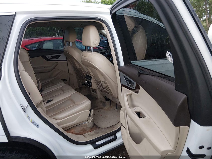 2018 Audi Q7 VIN WA1LHAF73JD035331 IAAI salvage auction — RIGHT FRONT, Clear (Indiana), sold $5,200 on 2026-07-18 (photo 8)