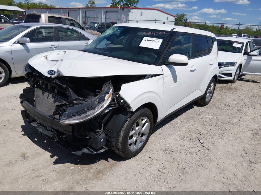 2020 Kia Soul VIN KNDJ23AU9L7021071 IAAI salvage auction — FRONT END, Salvage (Kentucky), sold $1,850 on 2026-07-29 (photo 2)