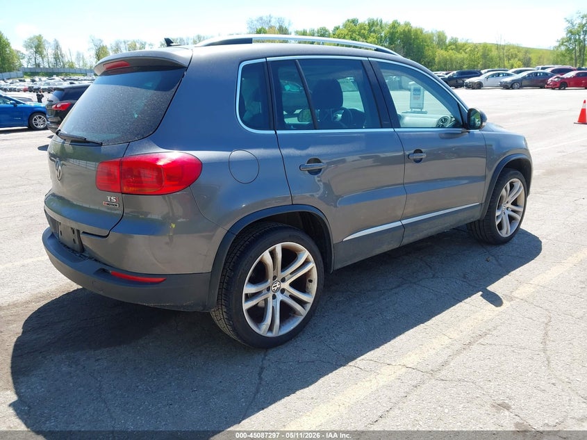 2016 Volkswagen Tiguan VIN WVGBV7AX1GW530012 IAAI salvage auction — SIDE, Clear (Michigan), sold $2,150 on 2026-08-17 (photo 4)