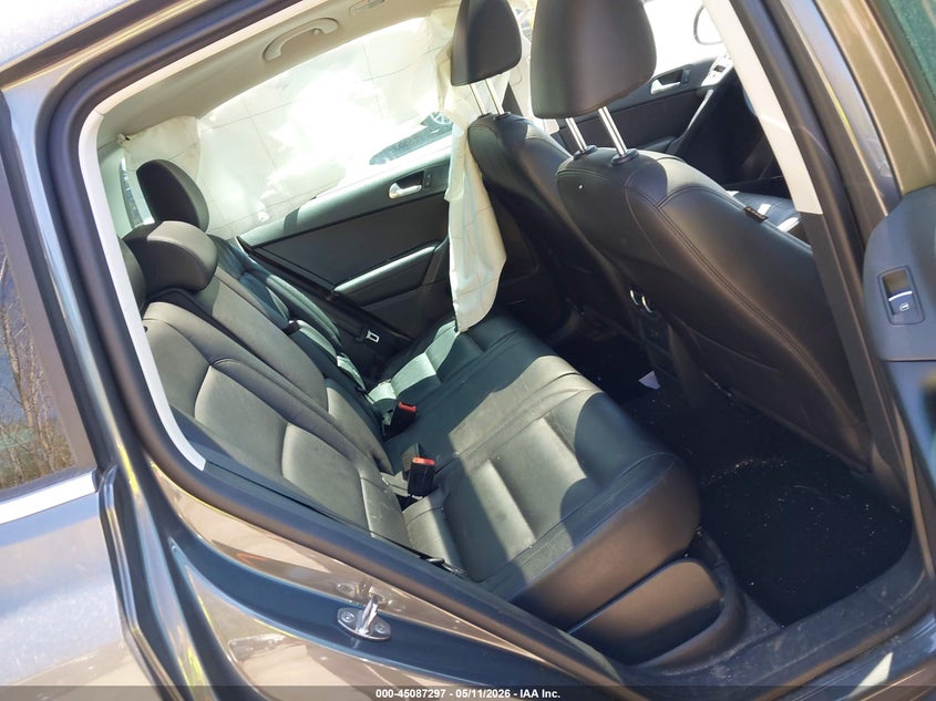 2016 Volkswagen Tiguan VIN WVGBV7AX1GW530012 IAAI salvage auction — SIDE, Clear (Michigan), sold $2,150 on 2026-08-17 (photo 8)