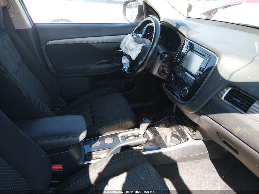 2017 Mitsubishi Outlander VIN JA4AD2A3XHZ033389 IAAI salvage auction — FRONT END, Salvage (Illinois), sold $475 on 2026-07-15 (photo 5)