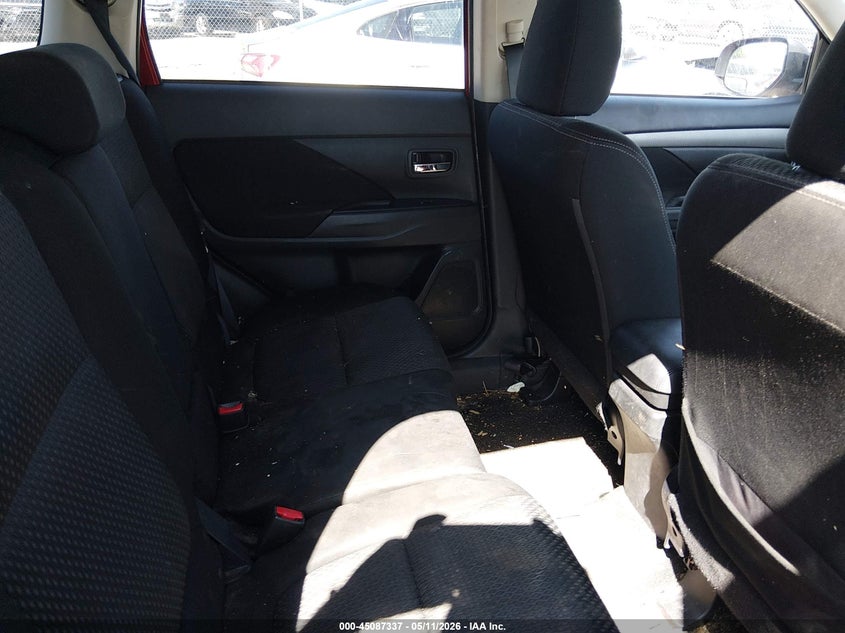 2017 Mitsubishi Outlander VIN JA4AD2A3XHZ033389 IAAI salvage auction — FRONT END, Salvage (Illinois), sold $475 on 2026-07-15 (photo 8)