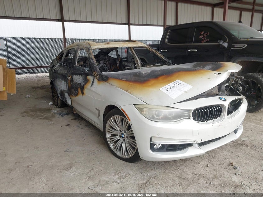 2015 BMW 3er VIN WBA3X9C52FD868780 IAAI salvage auction — Burn Interior, Non-Repairable (Texas), sold $325 on 2026-07-07 (photo 1)