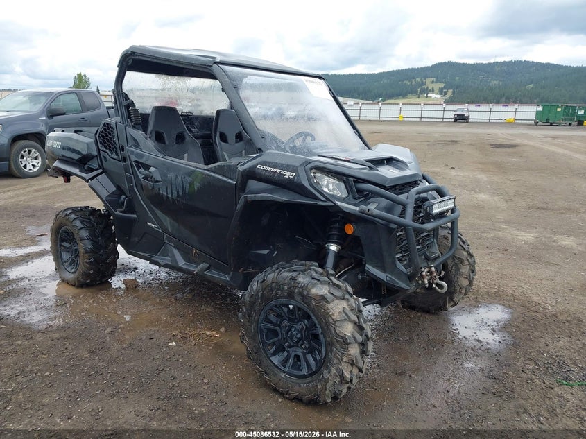 2025 Can-am/ brp Commander VIN 3JBAKAX45SE001090 IAAI salvage auction — EXTERIOR BURN, Salvage (Idaho), sold $6,050 on 2026-07-08 (photo 1)