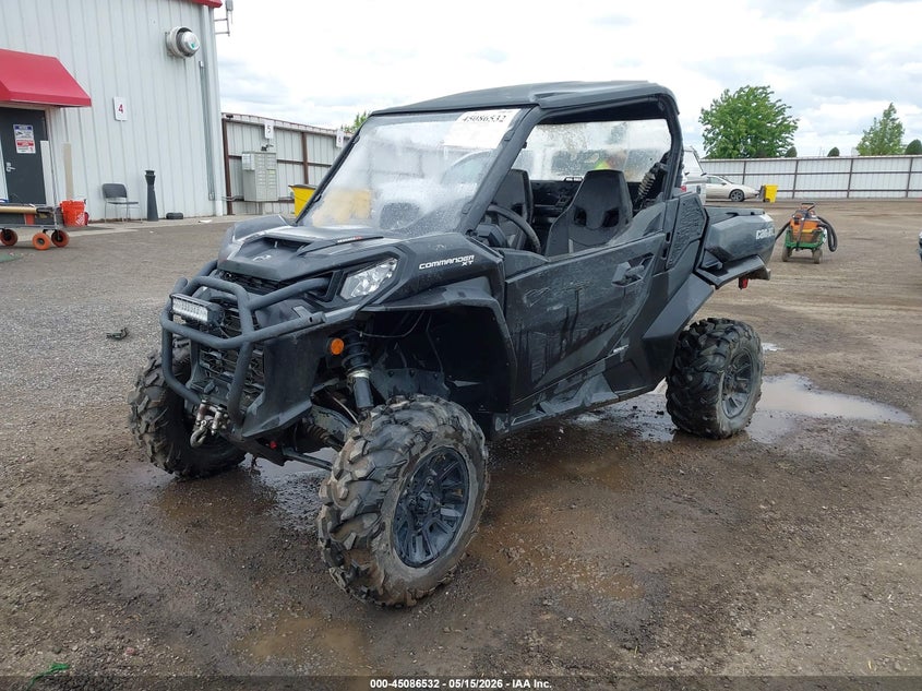 2025 Can-am/ brp Commander VIN 3JBAKAX45SE001090 IAAI salvage auction — EXTERIOR BURN, Salvage (Idaho), sold $6,050 on 2026-07-08 (photo 2)