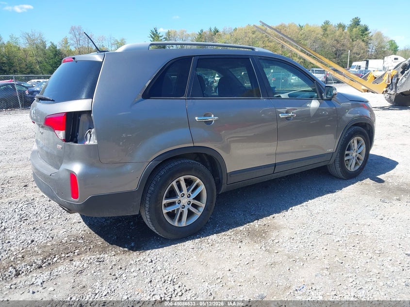 2014 Kia Sorento VIN 5XYKTDA66EG520361 IAAI salvage auction — REAR END, Mv-907A (New York), sold $200 on 2026-07-28 (photo 4)