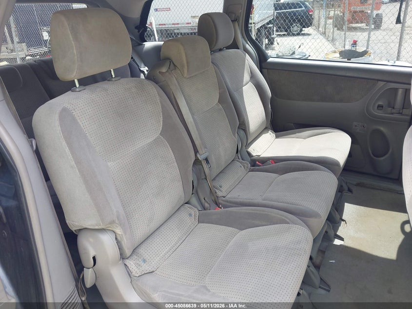 2008 Toyota Sienna VIN 5TDZK23C38S132312 IAAI salvage auction — REAR END, Salvage (Rhode Island), sold $500 on 2026-07-24 (photo 8)