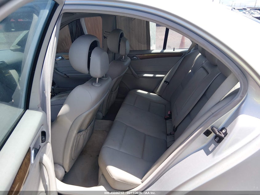 2007 Mercedes-benz C-klasse VIN WDBRF52H77F900003 IAAI salvage auction — RIGHT SIDE, Salvage (Hawaii), sold $25 on 2026-08-11 (photo 8)