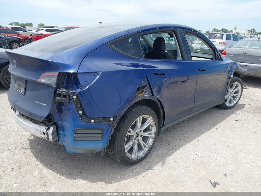 2022 Tesla Model y VIN 7SAYGDEE5NF370754 IAAI salvage auction — FRONT & REAR, Original (Texas), sold $8,400 on 2026-07-23 (photo 4)