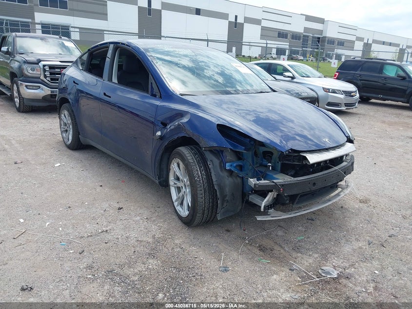 2022 Tesla Model y VIN 7SAYGDEE5NF370754 IAAI salvage auction — FRONT & REAR, Original (Texas), sold $8,400 on 2026-07-23 (photo 6)