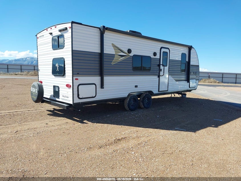 2024 Highland ridge 26bhw VIN 58TBP0BN6R77F3072 IAAI salvage auction — HAIL, Salvage (Utah), sold $5,500 on 2026-09-23 (photo 4)