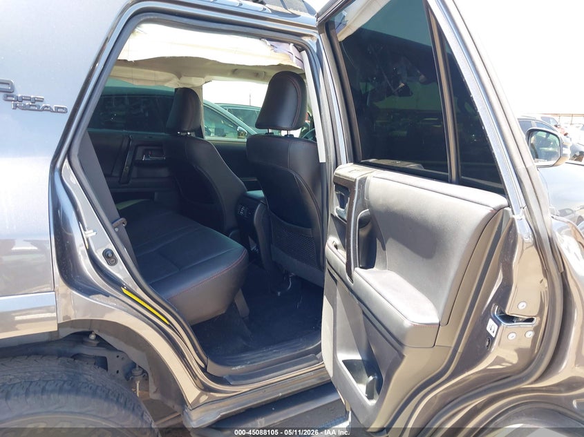 2022 Toyota 4runner VIN JTERU5JR5N5980031 IAAI salvage auction — RIGHT FRONT, Salvage (Texas), sold $10,000 on 2026-07-28 (photo 8)