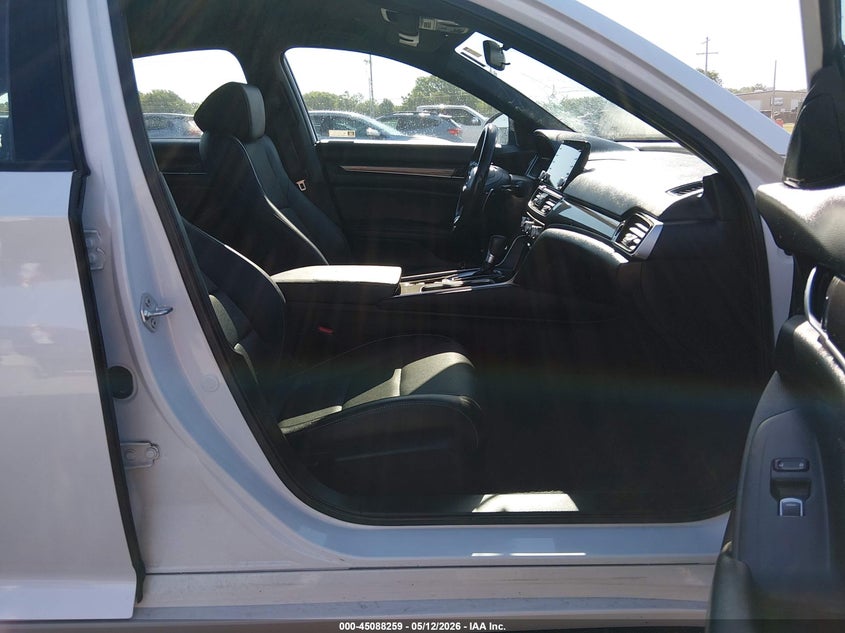 2022 Honda Accord VIN 1HGCV1F32NA101002 IAAI salvage auction — HAIL, Salvage Title, sold $13,500 on 2026-08-21 (photo 5)