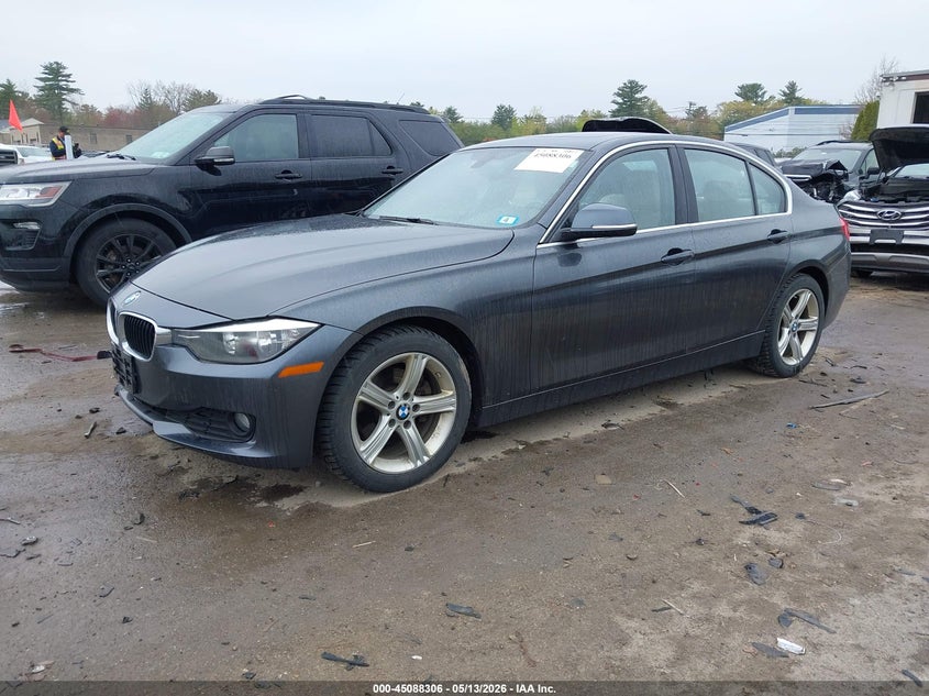 2015 BMW 3er VIN WBA3B1C53FK163062 IAAI salvage auction — SIDE, Salvage (New Hampshire), sold $800 on 2026-08-24 (photo 2)