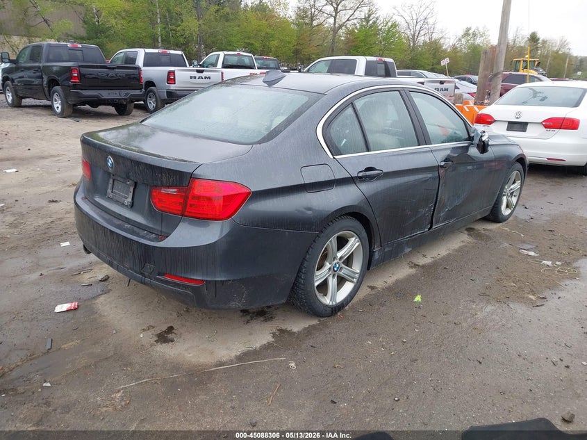 2015 BMW 3er VIN WBA3B1C53FK163062 IAAI salvage auction — SIDE, Salvage (New Hampshire), sold $800 on 2026-08-24 (photo 4)
