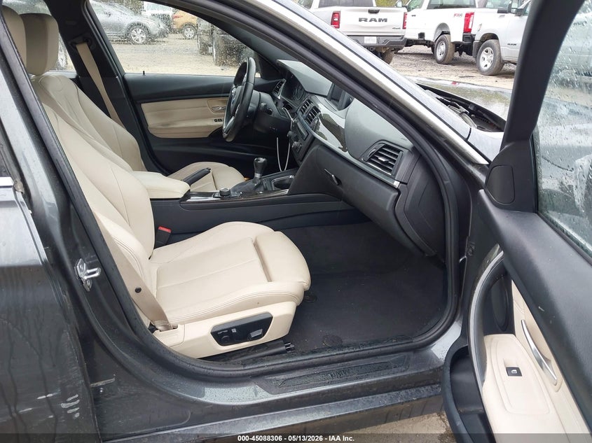 2015 BMW 3er VIN WBA3B1C53FK163062 IAAI salvage auction — SIDE, Salvage (New Hampshire), sold $800 on 2026-08-24 (photo 5)