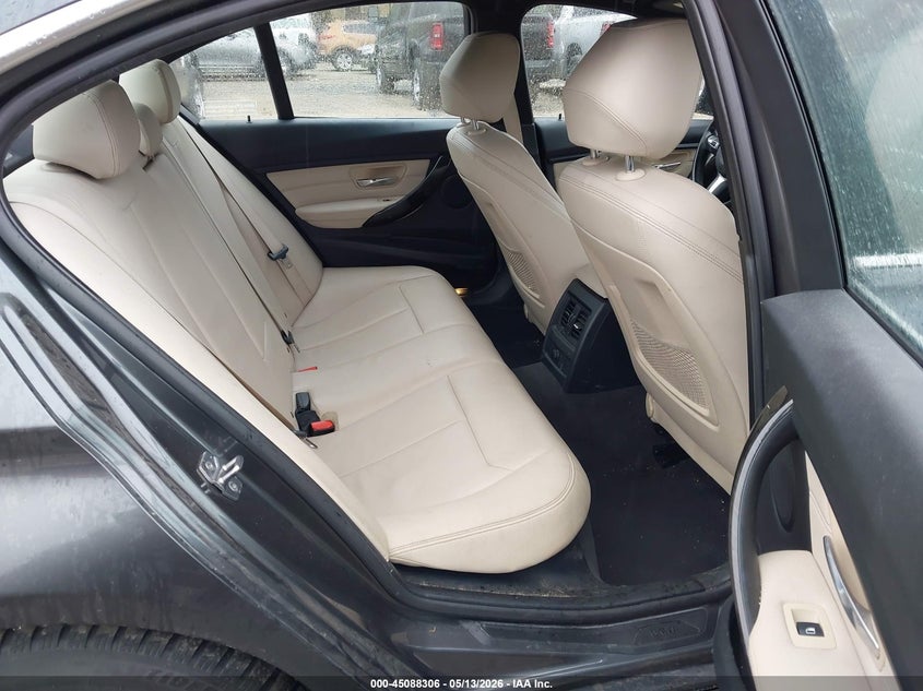2015 BMW 3er VIN WBA3B1C53FK163062 IAAI salvage auction — SIDE, Salvage (New Hampshire), sold $800 on 2026-08-24 (photo 8)