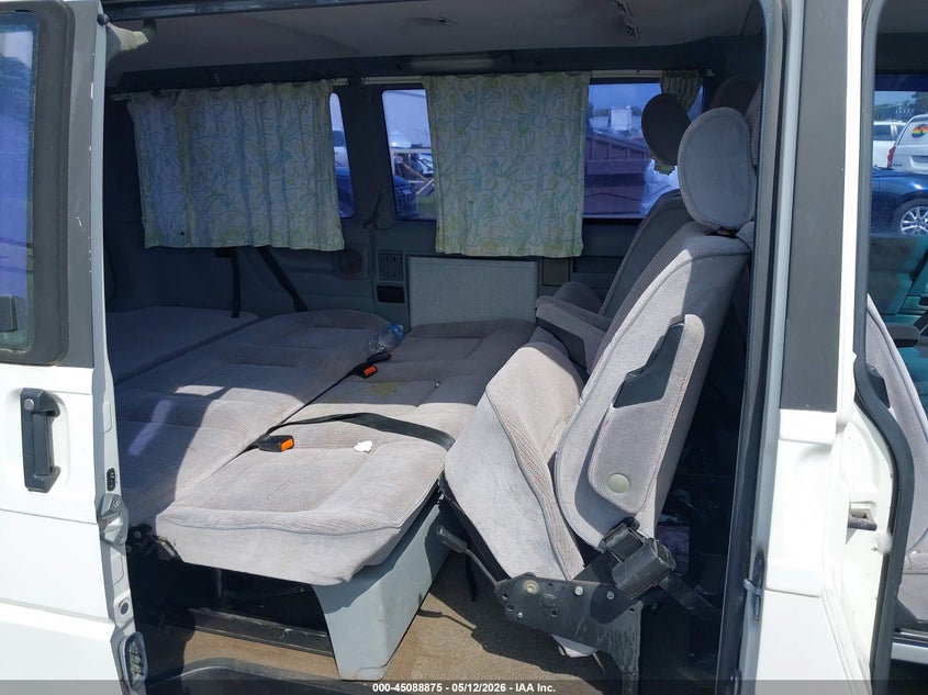 1993 Volkswagen Eurovan VIN WV2MC0707PH059882 IAAI salvage auction — BIO HAZARD, Salvage (Texas), sold $400 on 2026-07-23 (photo 8)