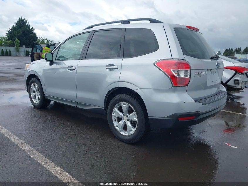2014 Subaru Forester VIN JF2SJAEC1EH527876 IAAI salvage auction — EXTERIOR BURN, Salvage (Oregon), sold $575 on 2026-07-07 (photo 3)