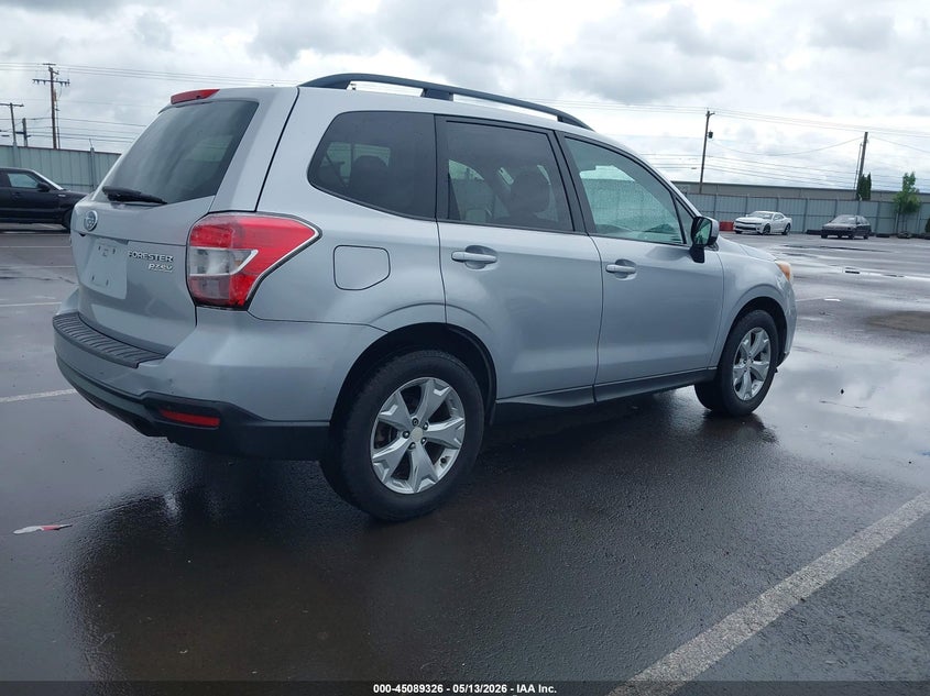 2014 Subaru Forester VIN JF2SJAEC1EH527876 IAAI salvage auction — EXTERIOR BURN, Salvage (Oregon), sold $575 on 2026-07-07 (photo 4)