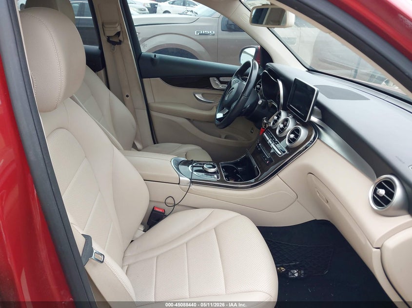 2019 Mercedes-benz Glc VIN WDC0G4JBXKV170420 IAAI salvage auction — REAR END, Salvage (North Carolina), sold $7,100 on 2026-07-06 (photo 5)
