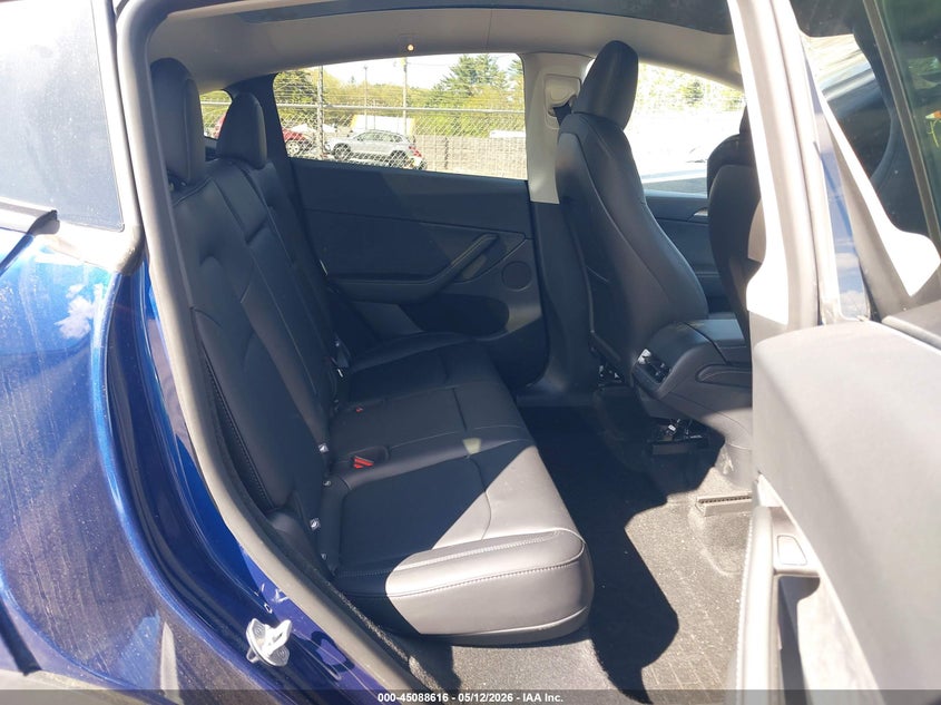 2025 Tesla Model y VIN 7SAYGDEE0SF293545 IAAI salvage auction — FRONT END, Salvage Title, sold $16,500 on 2026-07-23 (photo 8)