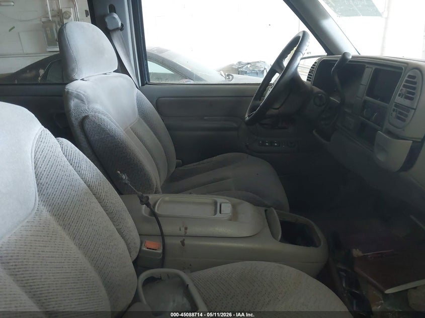 1999 Chevrolet Suburban 1500 VIN 3GNFK16R2XG204604 IAAI salvage auction — NORMAL WEAR, Clear (Minnesota), sold $475 on 2026-07-08 (photo 5)