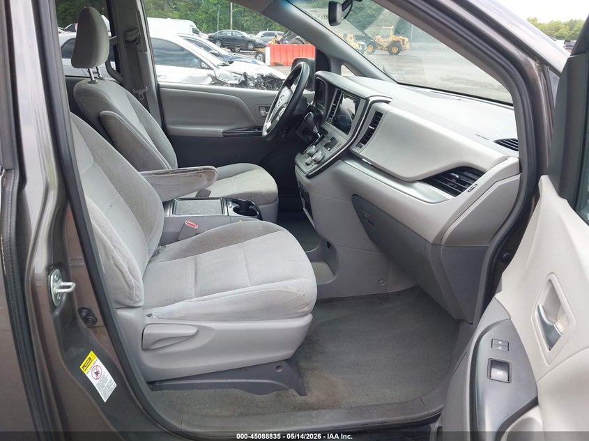 2015 Toyota Sienna VIN 5TDKK3DC0FS547722 IAAI salvage auction — REAR END, Salvage - Greater Than 75% (Maryland), sold $3,000 on 2026-07-29 (photo 5)