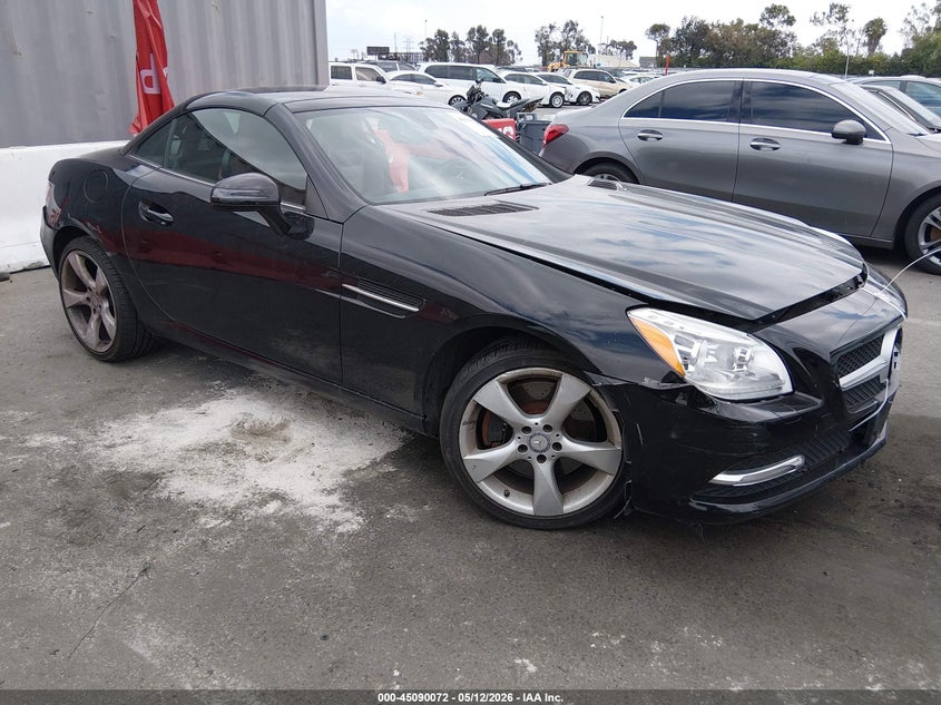 2012 Mercedes-benz Slk-klasse VIN WDDPK5HA8CF014318 IAAI salvage auction — FRONT END, Salvage (California), sold $2,650 on 2026-07-09 (photo 1)