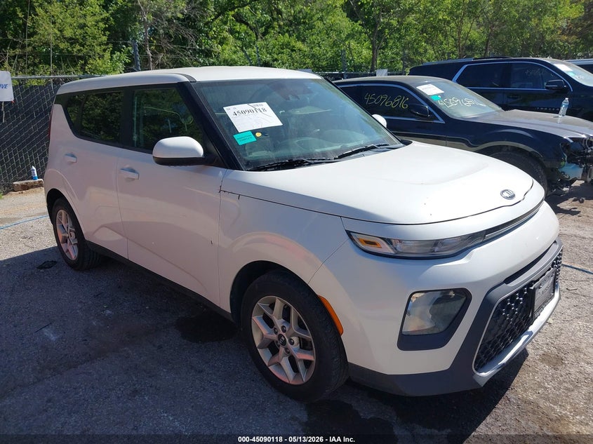 2021 Kia Soul VIN KNDJ23AU9M7745375 IAAI salvage auction — EXTERIOR BURN, Salvage (Kansas), sold $2,050 on 2026-07-08 (photo 1)