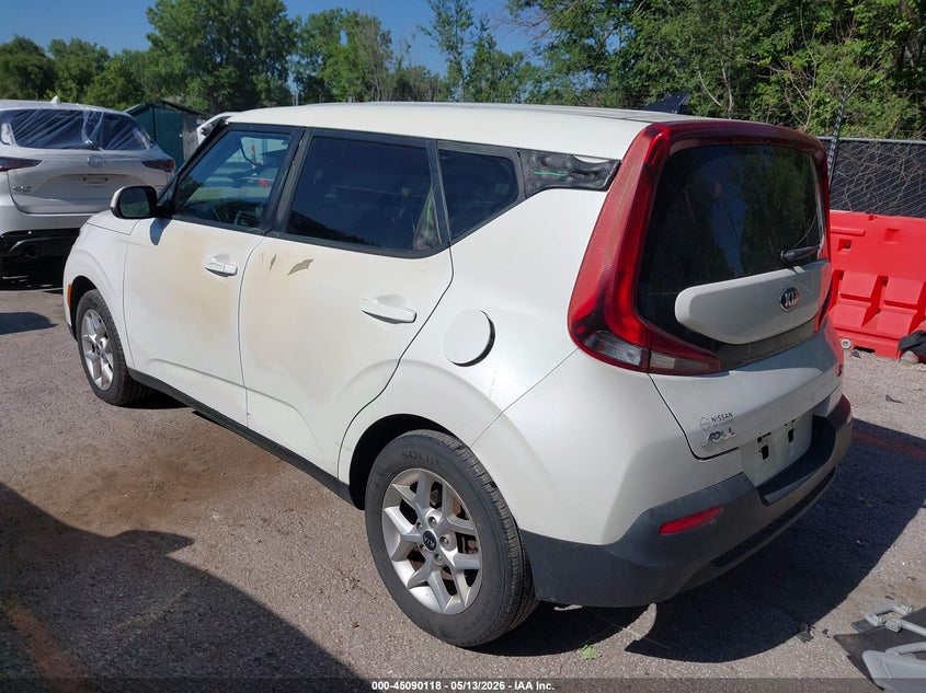 2021 Kia Soul VIN KNDJ23AU9M7745375 IAAI salvage auction — EXTERIOR BURN, Salvage (Kansas), sold $2,050 on 2026-07-08 (photo 3)
