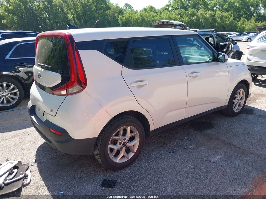 2021 Kia Soul VIN KNDJ23AU9M7745375 IAAI salvage auction — EXTERIOR BURN, Salvage (Kansas), sold $2,050 on 2026-07-08 (photo 4)