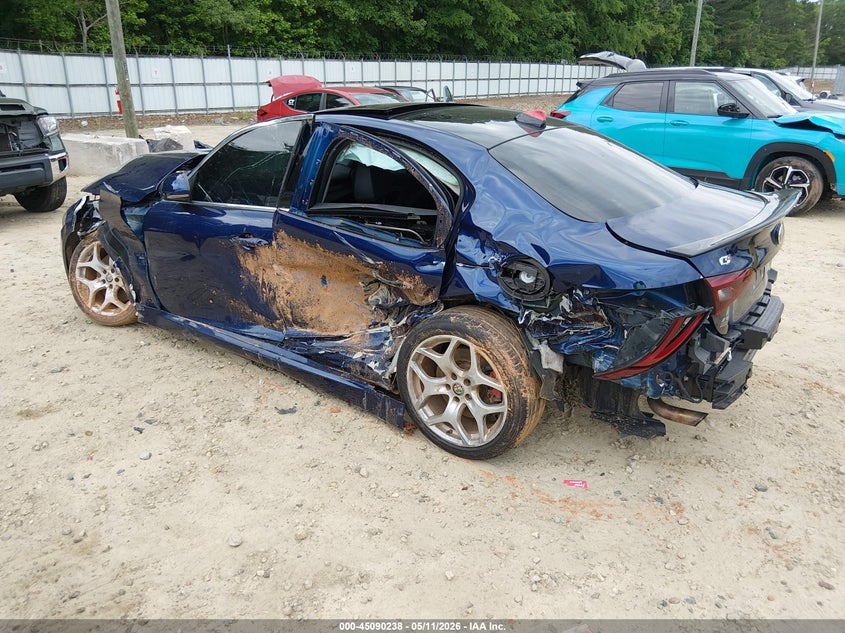 2021 Alfa romeo Giulia VIN ZARFANBN8M7649738 IAAI salvage auction — ALL OVER, Salvage Title, sold $600 on 2026-08-06 (photo 3)