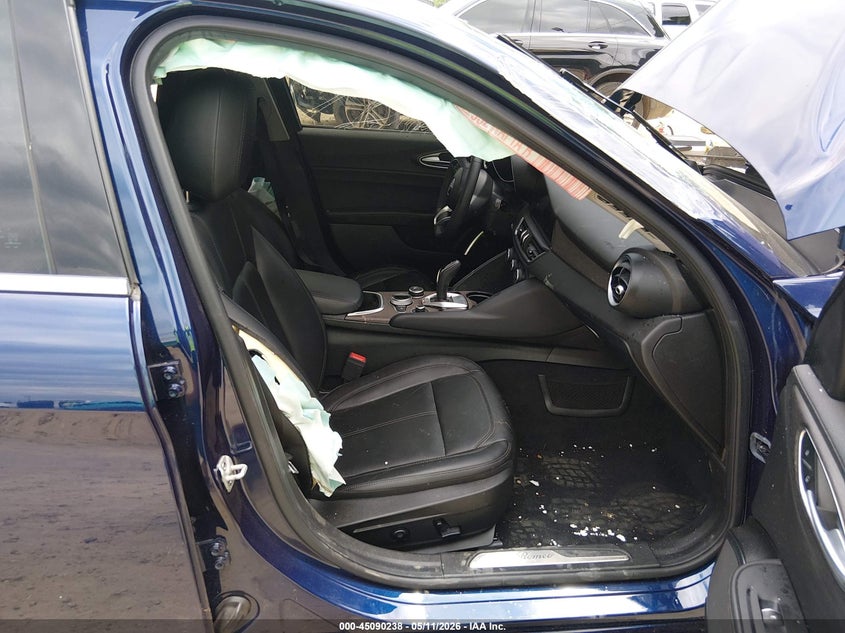 2021 Alfa romeo Giulia VIN ZARFANBN8M7649738 IAAI salvage auction — ALL OVER, Salvage Title, sold $600 on 2026-08-06 (photo 5)